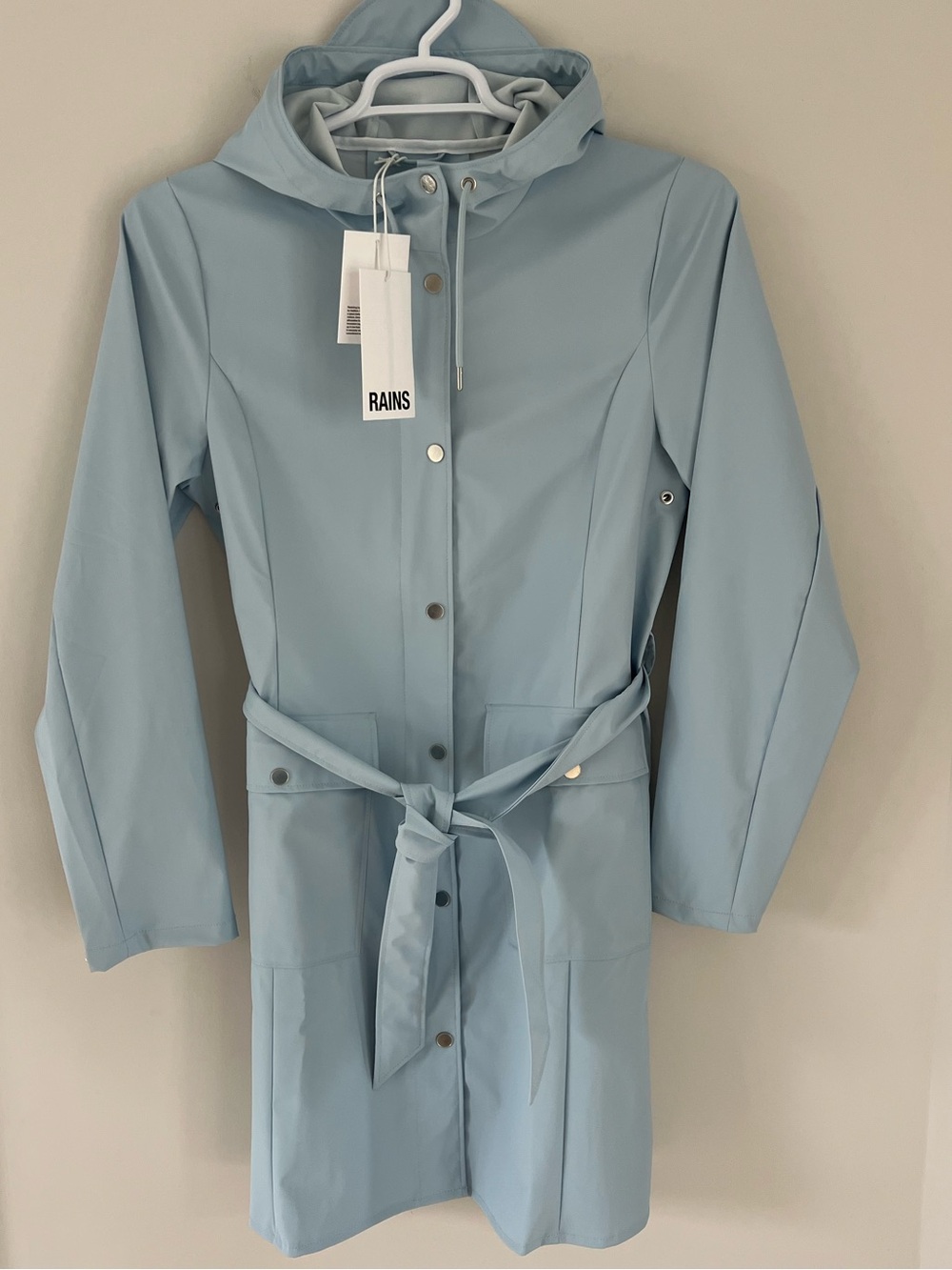 ☔️ NWT RAINS Women’s Curve Rain Coat in Sky Blue
